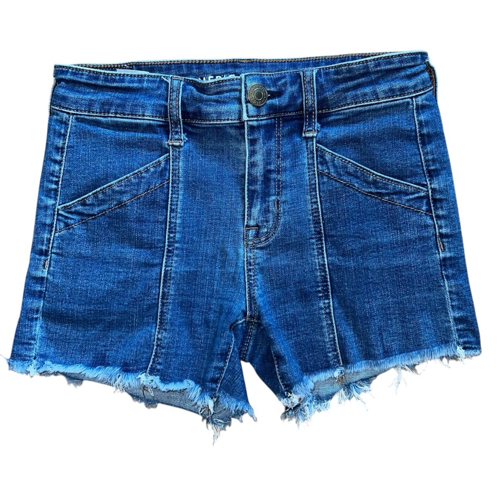 American Eagle Medium Wash Midi Jean Shorts with Distressed Hem Size 4